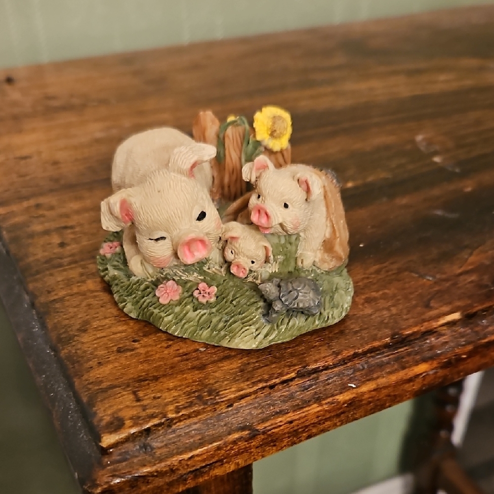 Adorable Pig Family Figurine - Cream and Pink